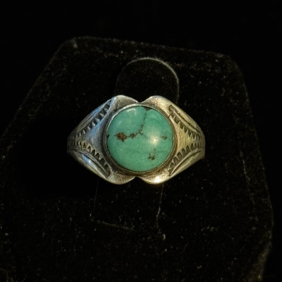 Vintage Jewelry - Vintage Native American Turquoise Sterling Silver Ring